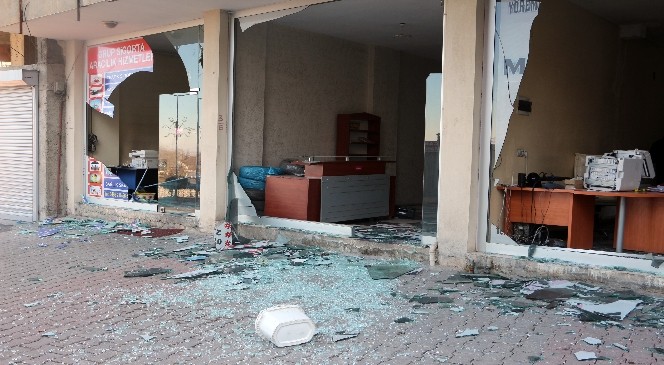 Şırnak&#039;ta Teröristler Mobeselere Saldırdı