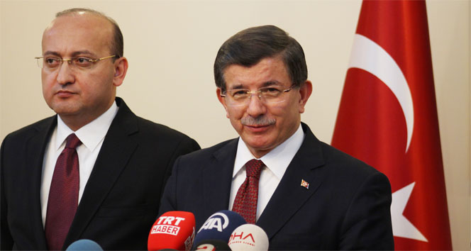 Davutoğlu&#039;ndan kritik YPG açıklaması