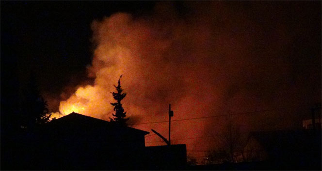 Nusaybin’de akşam saatlerinde iki okul ateşe verildi