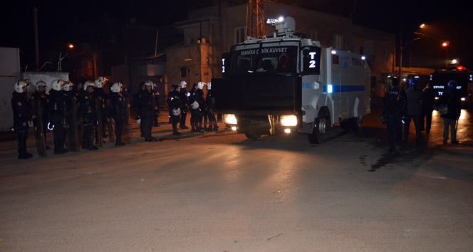 Turgutlu&#039;da izinsiz yürüyüşe müdahale: 12 gözaltı