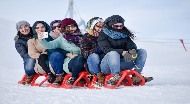 Zigana Kayak Merkezi'nde Yüzler Gülüyor