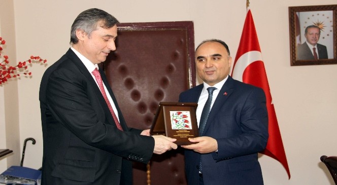 Kastamonu Valisi Şehmus Günyadın;