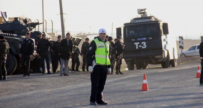Mürşitpınar Sınır Kapısı geçişlere kapatıldı