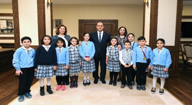 Merzifon Atatürk İlkokulu'ndan Vali Çomaktekin'e Ziyaret