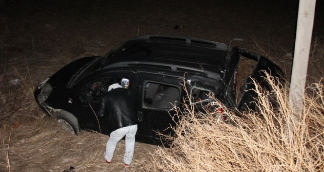 Köpeğe çarpmamak için şarampole uçtu: 6 yaralı