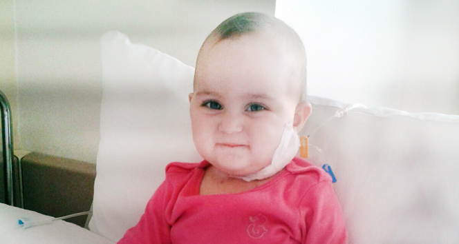 Azra bebek lösemiyle ailesi parasızlıkla mücadele ediyor