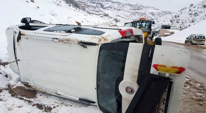 Gümüşhane'de Trafik Kazası: 3 Yaralı