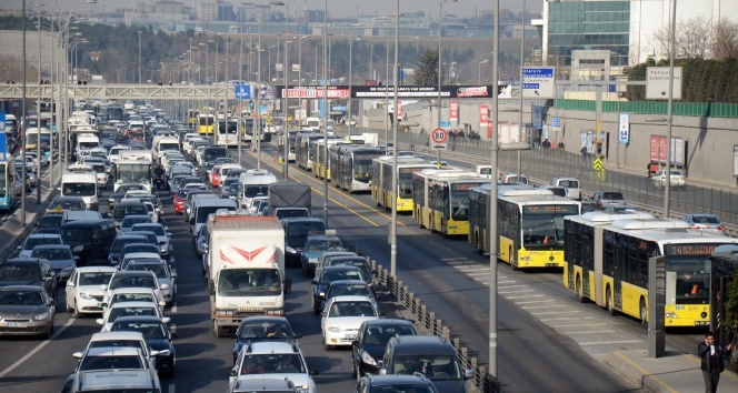 İstanbul&#039;da pazar günü bu yollar trafiğe kapatılacak