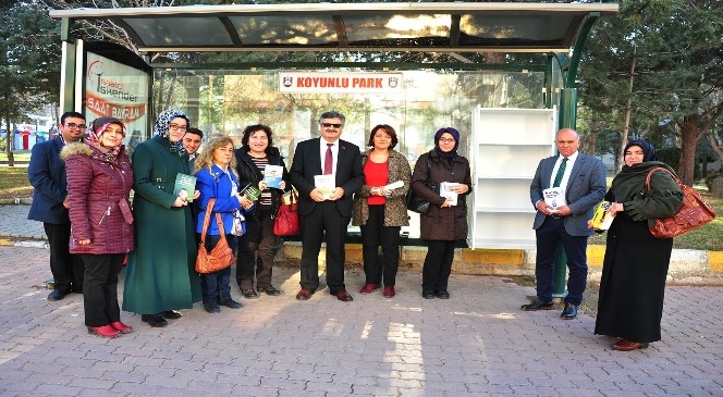 Karaman'da "Her Durakta Bir Kitaplık" Projesi