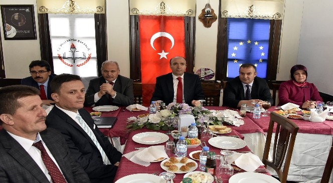 Gümüşhane'de ‘Kızlarımız Okullaşıyor Üniversitelerle Ve İş Alanlarıyla Buluşuyor' Projesi