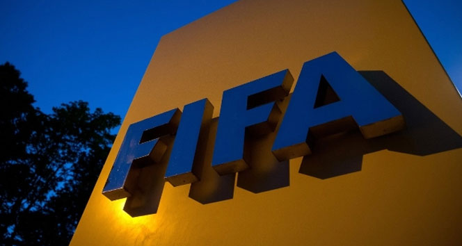 FIFA kokartı takacak hakemler belli oldu !