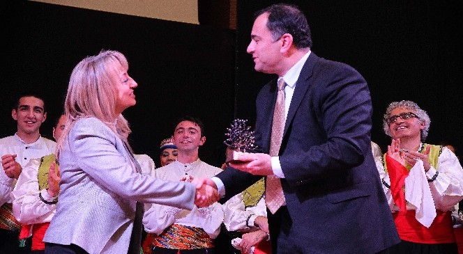 Halk Danslarının Marka İsmi Hoy-Tur'dan Görkemli Gösteri