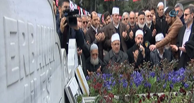 Necmettin Erbakan mezarı başında anıldı