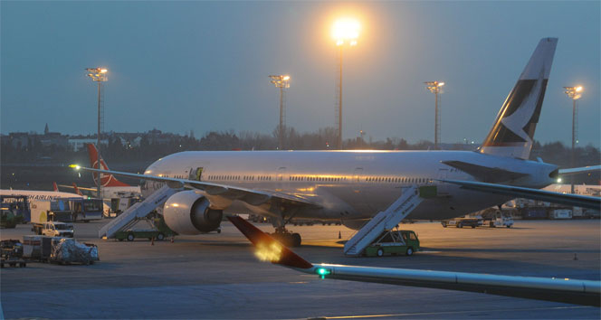 Cathay Pacific uçağı İstanbul’a acil iniş yaptı