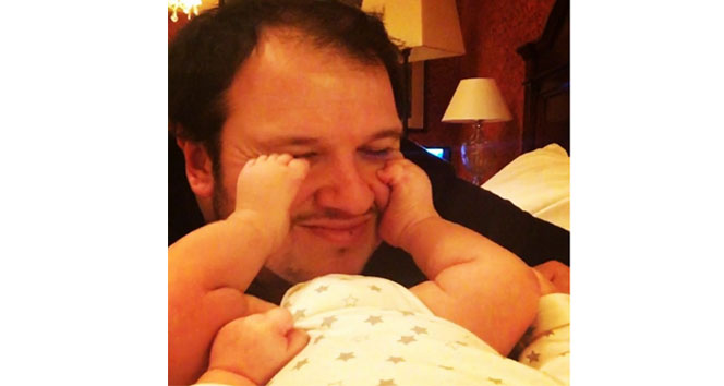 Şahan Gökbakar'ın surat masajı