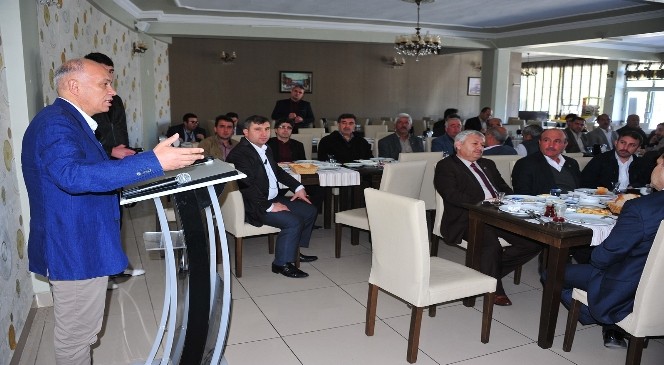 Belediye Başkanı Çalışkan Muhtarlarla Buluştu