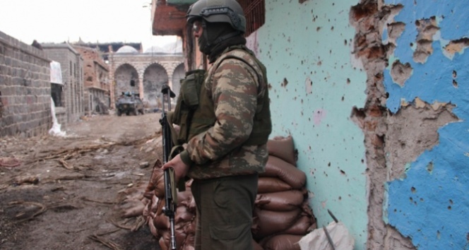 Sur’da çatışma: 1 şehit, 3 asker yaralı