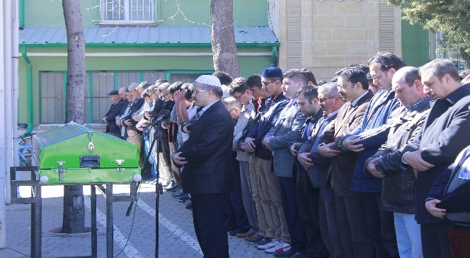 Şelaleye DÜşen Lise Öğrencisi Toprağa Verildi