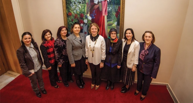 Bezmiâlem Valide Sultan’ın sağlık neferleri geleceğin bilim insanlarını yetiştiriyor