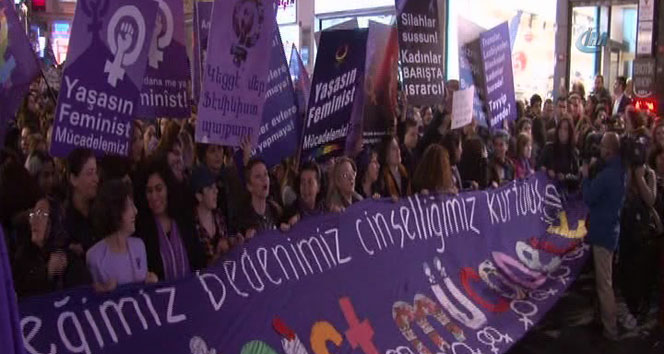 Taksim’de 8 Mart Dünya Kadınlar Günü yürüyüşü