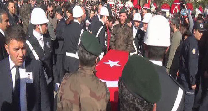 Şehit polis Hakan Yılmaz son yolculuğuna uğurlandı