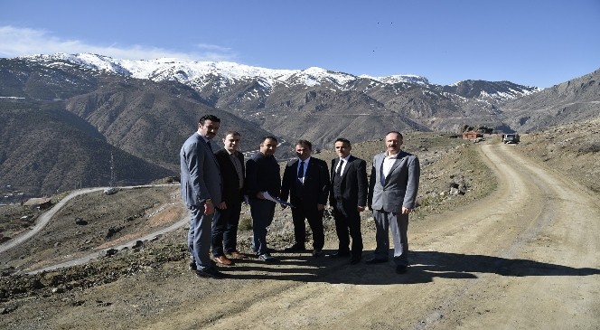 Başkan Çimen TOKİ Uzmanları İle Konut Alanını İnceledi