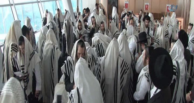 Atatürk Havalimanı'nda Yahudi ayini