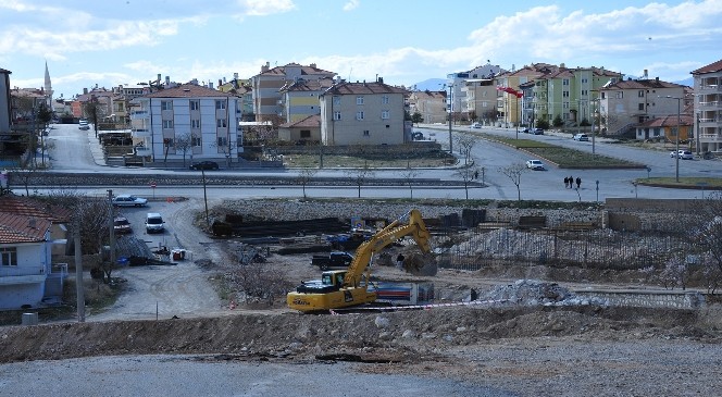 Karaman'da Köprülü Kavşak Çalışmaları Devam Ediyor