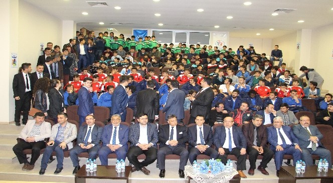 Amatör Sporlara Malzeme Yardımı