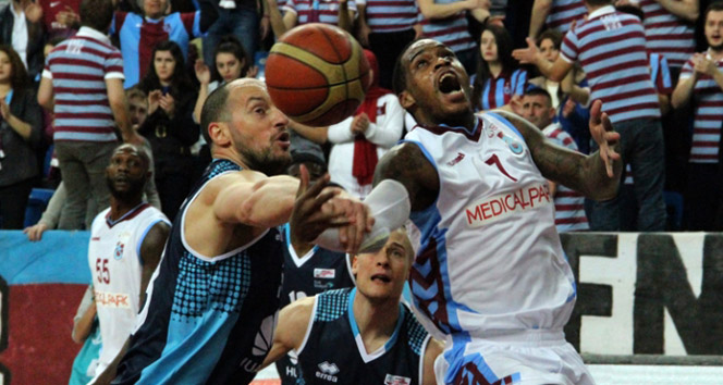 Trabzonspor MP evinde galip