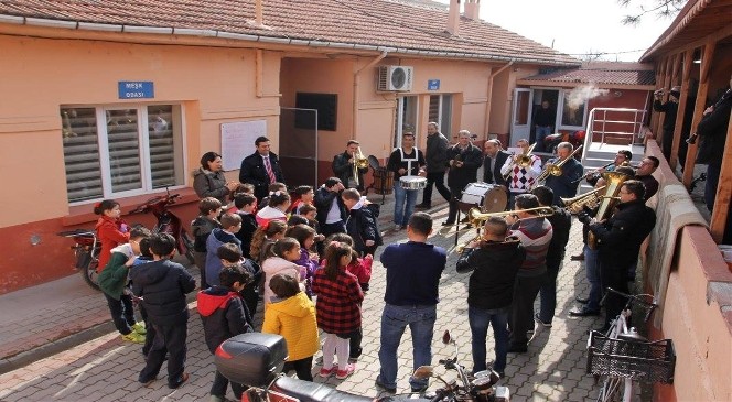 Öğrencilerden Edirne Belediye Bandosu'na Ziyaret