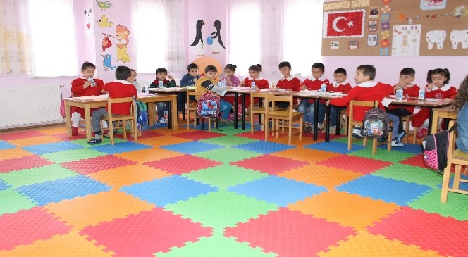 İstanbul'dan Akdağmadeni'nde Okuyan Öğrencilere Yardım Geldi