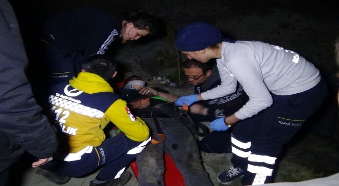 İki Otomobil Çarpıştı: 6 Yaralı