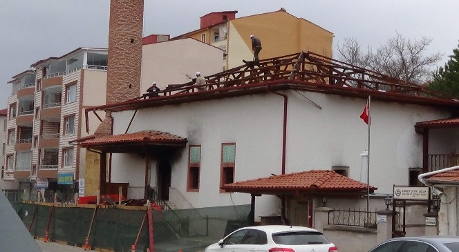 Yozgat'ta Yanan Şeyh Hacı Ahmet Efendi Camii'nde Restorasyon Çalışmaları Başladı