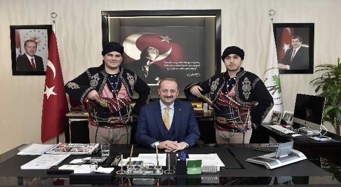 Şampiyon Halk Oyunları Ekibi'nden Akgül'e Ziyaret