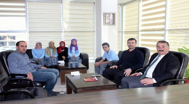 Bilgi Yarışmasının Şampiyonu Açmalar Ortaokulu Oldu