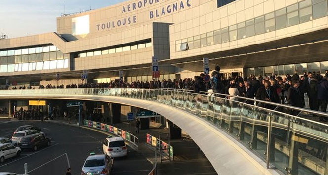 Fransa&#039;da havalimanı güvenlik gerekçesiyle boşaltıldı