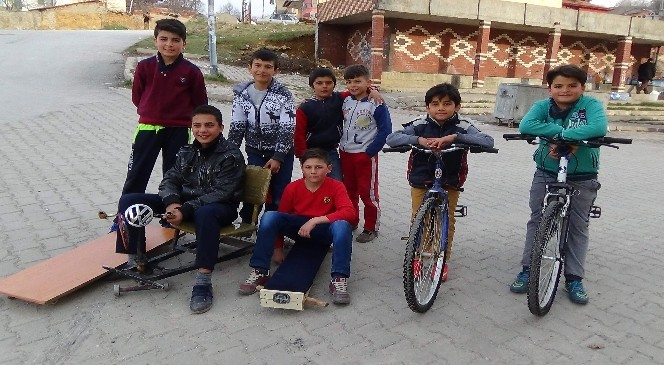 Yozgat'ta Çocukların Tornetle Kayak Keyfi
