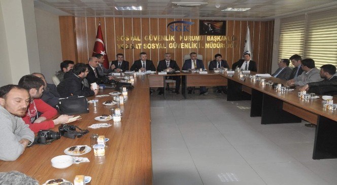 Yeni Mezun Olan Gençler 2 Yıl Daha Ücretsiz Sağlık Hizmetlerinden Yararlanacak
