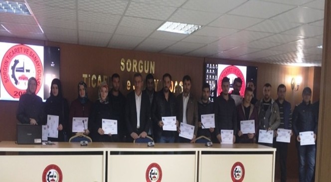 Sorgun'da Girişimcilik Eğitiminde Kursiyerler Sertifikalarını Aldı