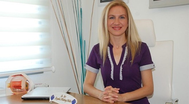 Göz Altı Morluğu Yaşlı Gösteriyor