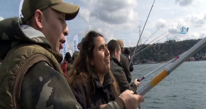 Görme engelli vatandaşlar özgürlüğe olta attı