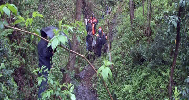 Rize'de kayıp şahsın otomobiliyle uçuruma yuvarlandığı ortaya çıktı