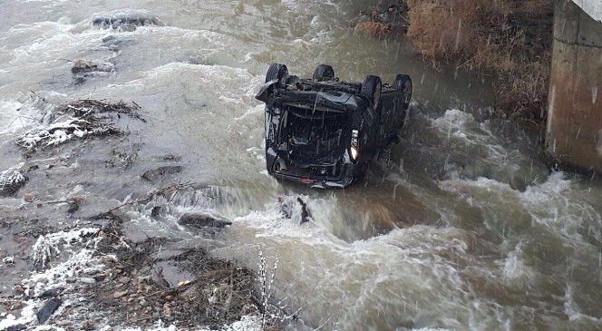 Gümüşhane'de Araç Dereye Uçtu: 1 Yaralı