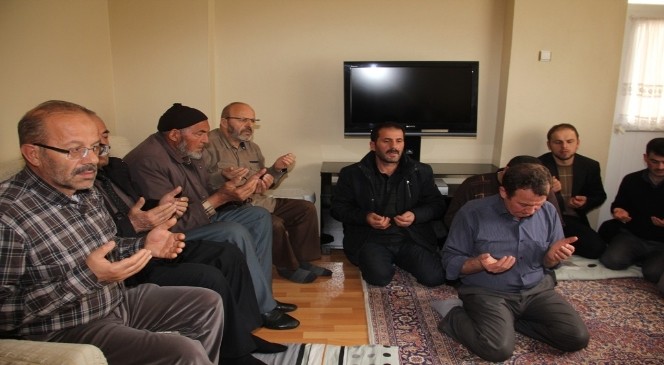 Vali Yusuf Odabaş Şehit Halil Türkoğlunun Ailesine Taziye Ziyaretinde Bulundu