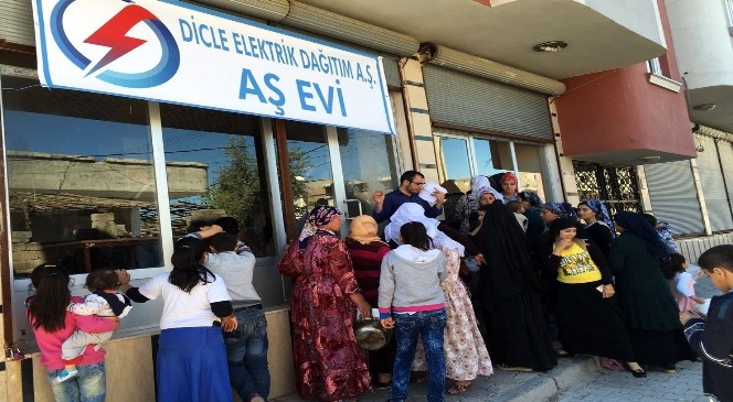 Dicle Elektrik&#039;ten Cizre Halkına Sıcak Aş
