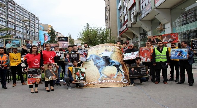 Alperenlerden Muhsin Yazıcıoğlu Fotoğraf Sergisi