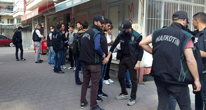 Adana’da uyuşturucu operasyonu: 19 tutuklama