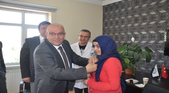 İl Başkanı Cahit Özden'den Başarılı Öğrencilere Ziyaret