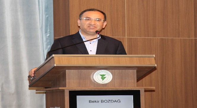 Bakan Bozdağ: "Eleştiriliyorsanız Çalışıyorsunuz Demektir"